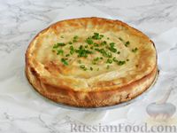 Фото приготовления рецепта: Блинный пирог "Улитка" с курицей, грибами и сыром - шаг №13