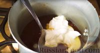 Фото приготовления рецепта: Торт без выпечки "Карамельный" - шаг №5