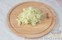 Фото приготовления рецепта: Салат из свёклы с морковью, яблоком и черносливом - шаг №5