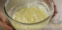 Фото приготовления рецепта: Бисквитный торт с кремом "Пломбир" - шаг №15