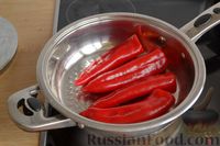 Фото приготовления рецепта: Маринованный болгарский перец с луком, чесноком и зеленью - шаг №3