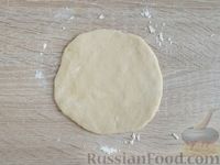 Фото приготовления рецепта: Пирожки на кефире (с мясной начинкой) - шаг №14