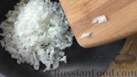 Фото приготовления рецепта: "Плов" без казана: курица с рисом в духовке - шаг №3