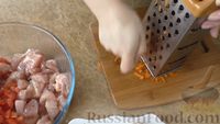 Фото приготовления рецепта: "Плов" без казана: курица с рисом в духовке - шаг №5