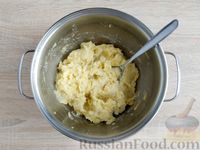 Фото приготовления рецепта: Куриные котлеты в картофельных гнёздах - шаг №10