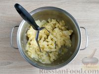 Фото приготовления рецепта: Куриные котлеты в картофельных гнёздах - шаг №8