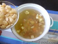 Фото приготовления рецепта: Суп из кролика, с фасолью, грибами и сливками - шаг №15