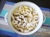 Фото приготовления рецепта: Суп из кролика, с фасолью, грибами и сливками - шаг №16