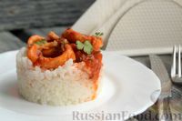 Фото приготовления рецепта: Кальмары в остром томатном соусе - шаг №10