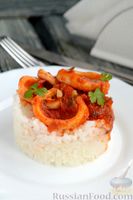 Фото приготовления рецепта: Кальмары в остром томатном соусе - шаг №11