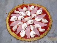Фото приготовления рецепта: Пицца из цветной капусты - шаг №13
