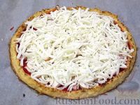 Фото приготовления рецепта: Пицца из цветной капусты - шаг №14