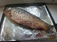 Фото приготовления рецепта: Рыба, запеченная в соли - шаг №8
