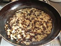 Фото приготовления рецепта: Пирожки с сушеными грибами и рисом - шаг №13