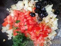 Фото приготовления рецепта: Спагетти с консервированным лососем и овощами - шаг №6