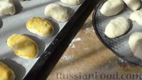 Фото приготовления рецепта: Пирожки с луком и яйцом (дрожжевое тесто для жарки и выпечки) - шаг №10