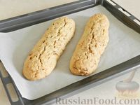 Фото приготовления рецепта: Бискотти с грецким орехом и черным перцем - шаг №9