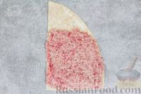 Фото приготовления рецепта: Конвертики из лаваша с мясом, в духовке - шаг №6