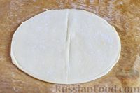 Фото приготовления рецепта: Сырный пирог "Солнышко" из слоёного теста - шаг №7