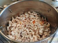 Фото приготовления рецепта: Салат с грибами - шаг №6