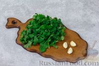 Фото приготовления рецепта: Зелёный соус из кинзы - шаг №2