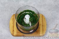 Фото приготовления рецепта: Зелёный соус из кинзы - шаг №4