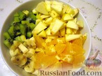 Фото приготовления рецепта: Салат фруктовый "Лямур" - шаг №5