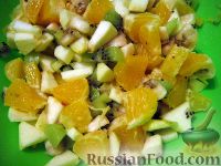 Фото приготовления рецепта: Салат фруктовый "Лямур" - шаг №6
