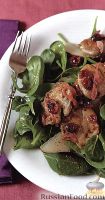 Фото к рецепту: Теплый салат из свинины с грушей и клюквой