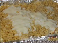 Фото приготовления рецепта: Запеканка с фаршем и макаронами под соусом "Бешамель" - шаг №14