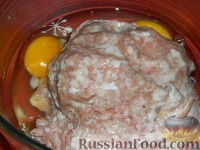 Фото приготовления рецепта: Котлеты из индейки с помидорами и сыром - шаг №2