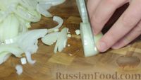Фото приготовления рецепта: Азу по-татарски, с солёными огурцами - шаг №2