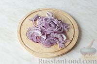 Фото приготовления рецепта: Салат из свёклы с кукурузой и луком - шаг №3