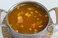 Фото приготовления рецепта: Томатный суп с фасолью и рисом - шаг №6