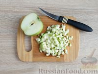 Фото приготовления рецепта: Бутерброды с сельдью, яблоком и яйцом - шаг №4