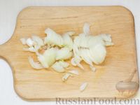 Фото приготовления рецепта: Суп-лапша с куриными желудочками и грибами - шаг №4