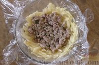 Фото приготовления рецепта: Запечённое мясо в картофельной шубке - шаг №10