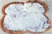 Фото приготовления рецепта: Блинный торт-рулет со сливочным кремом - шаг №14