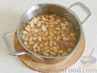 Фото приготовления рецепта: Фасолевый суп с фаршем и рисом - шаг №6