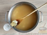 Фото приготовления рецепта: Гороховый суп с копчёным куриным филе - шаг №6