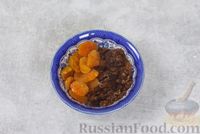 Фото приготовления рецепта: Смузи с овсянкой и сухофруктами - шаг №2