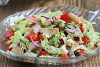 Фото к рецепту: Салат с фасолью, сельдью и свежими овощами