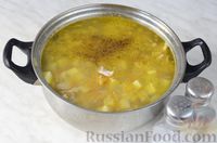 Фото приготовления рецепта: Суп с курицей, картофелем и вермишелью - шаг №10