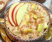 Фото к рецепту: Овсяная каша с яблоками и корицей
