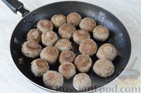 Фото приготовления рецепта: Котлеты из гречки с грибами, в томатном соусе - шаг №12