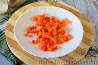 Фото приготовления рецепта: Свинина, тушенная с квашеной капустой в томатном соусе - шаг №4