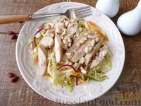 Фото к рецепту: Вьетнамский салат с запечённой курицей и арахисом