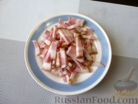 Фото приготовления рецепта: Гороховый суп с рёбрышками, копчёной грудинкой и сельдереем - шаг №3