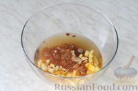 Фото приготовления рецепта: Цитрусовая окрошка на светлом пиве, с изюмом и сухариками - шаг №6