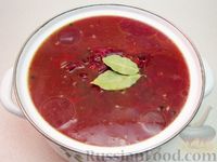 Фото приготовления рецепта: Суп со свёклой и солёными огурцами - шаг №11